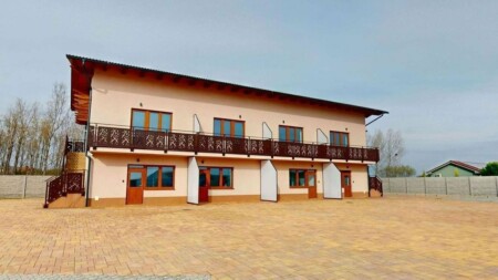 Rekreačný apartmánový dom pri kúpalisku Nesvady, 11 apartmánov, 1446 m2 pozemok